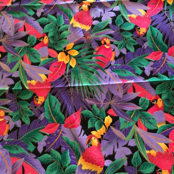 🦜TROPICAL PRINT FABRIC🦜 - Picture 3 of 5
